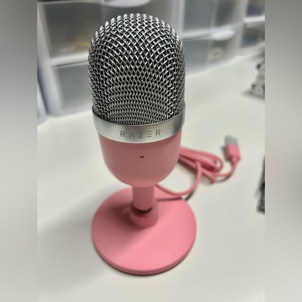 NWOT Pink Razer USB Streaming Microphone